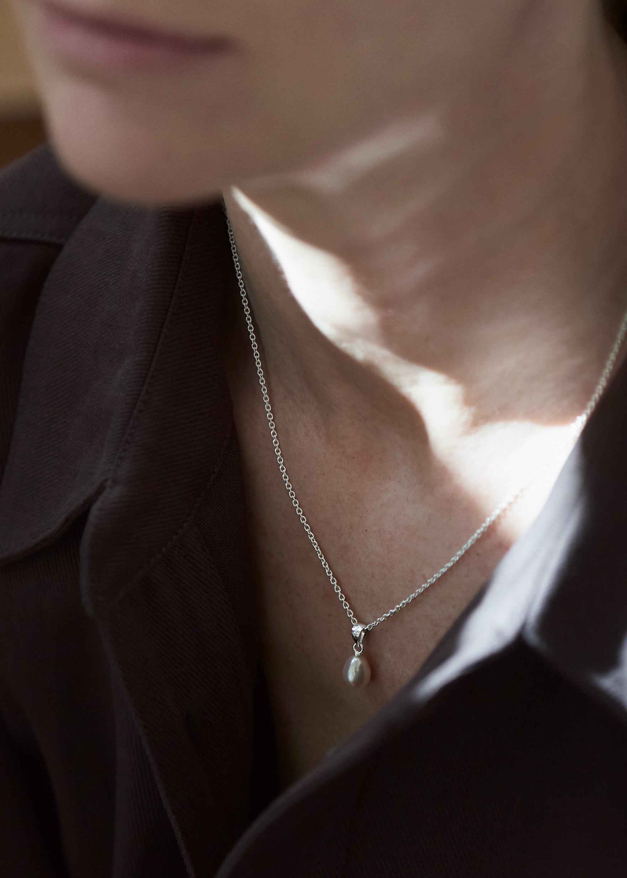 Perla Drop Pendant