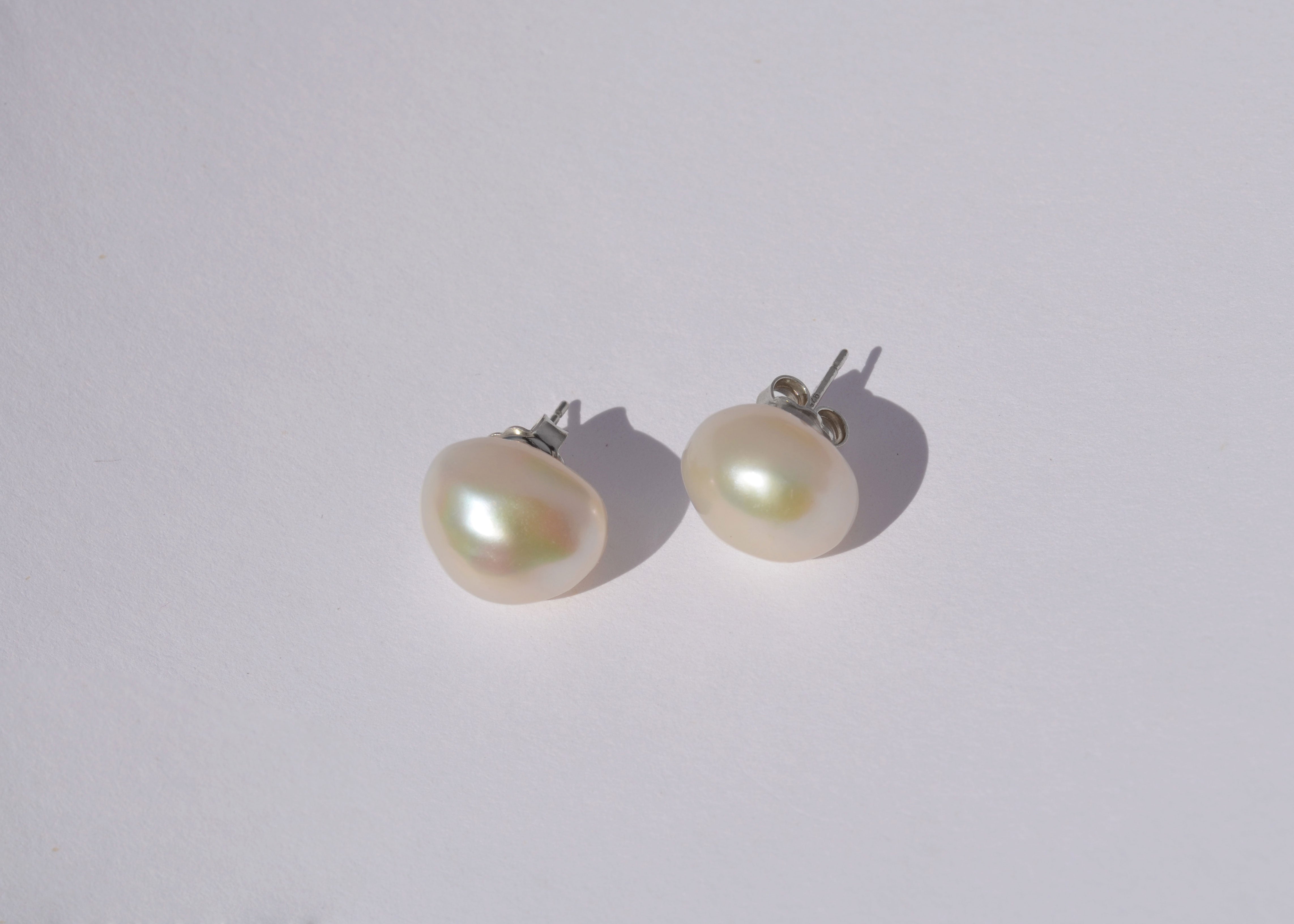 Perla Studs