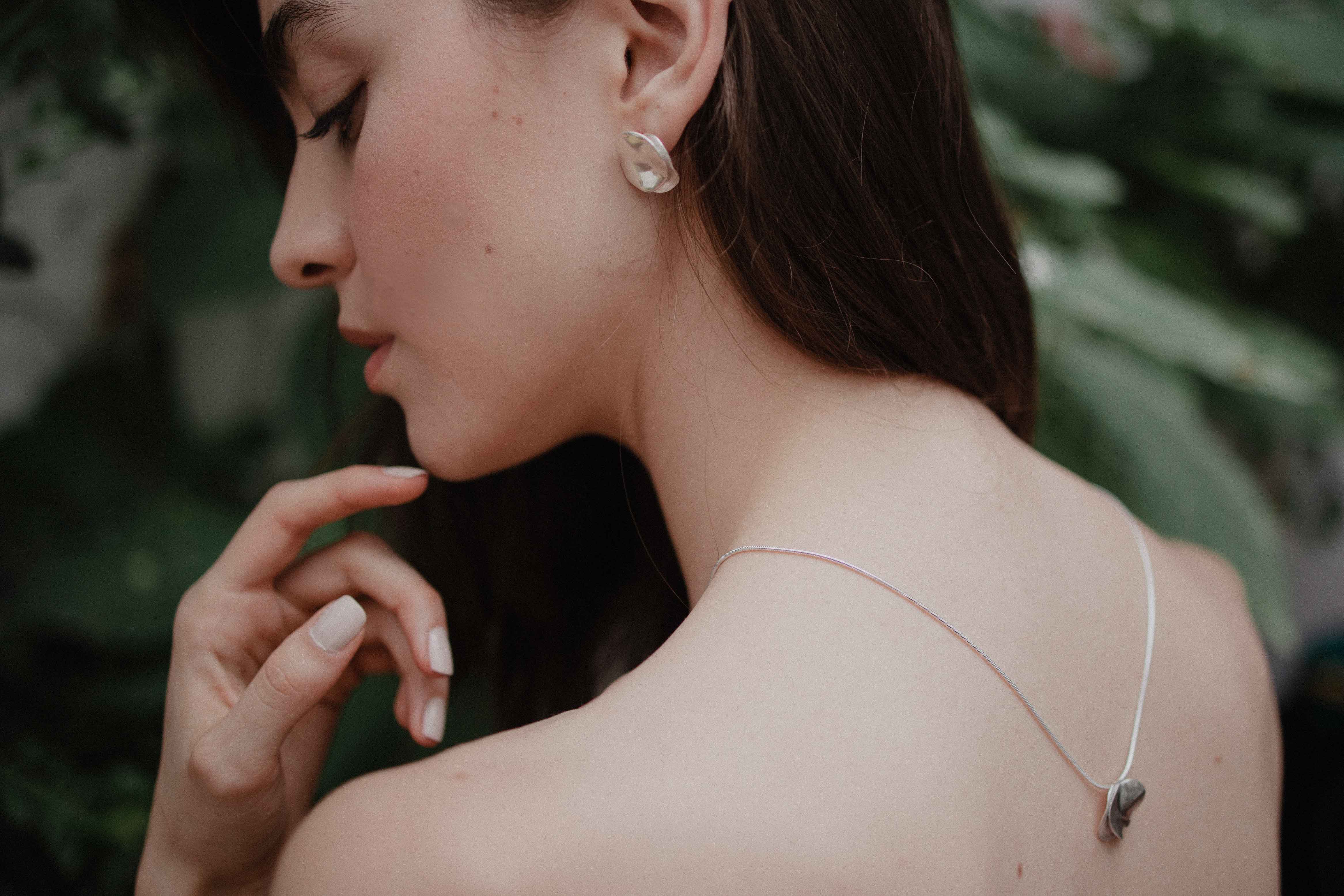 Jewellery That Tells a Story: How to Gift Meaningfully