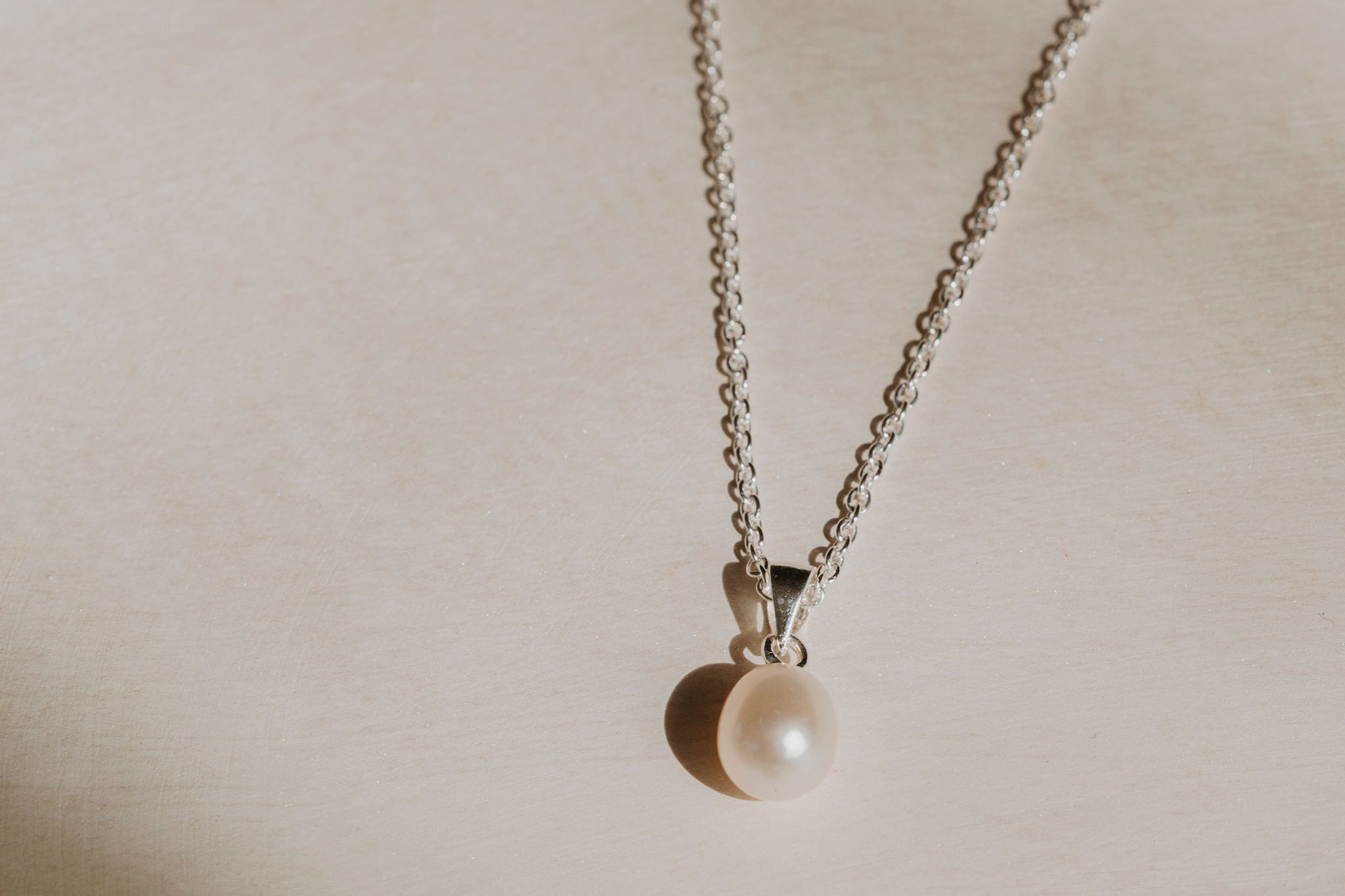 Perla Drop Pendant