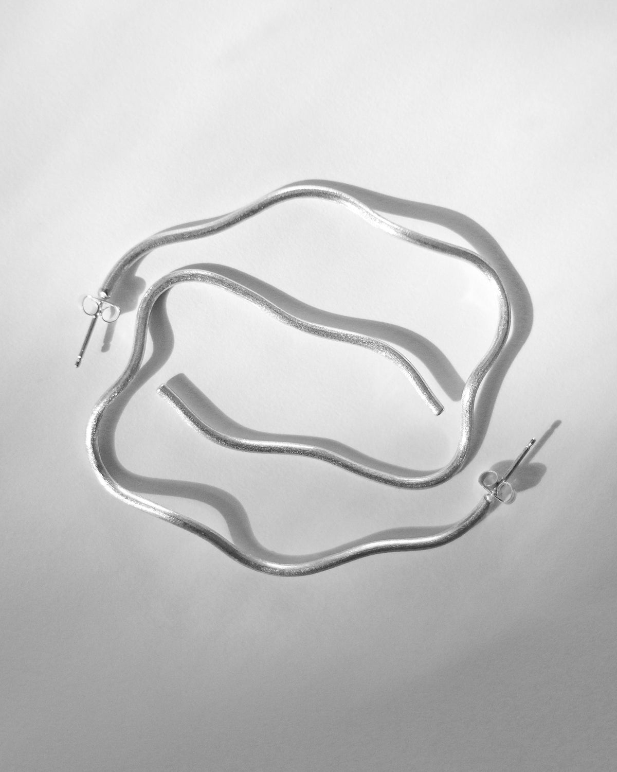 Wavy Hoops